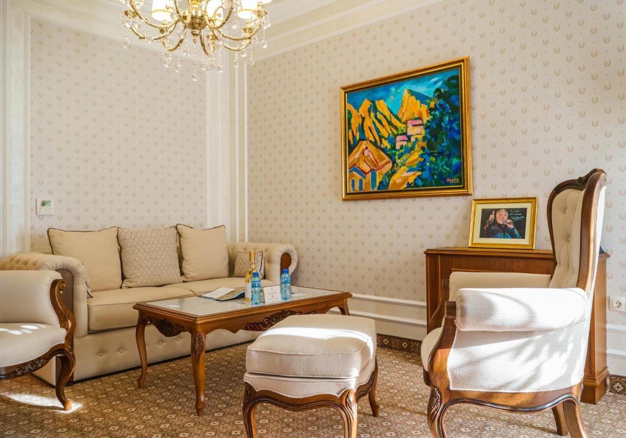 Residence City Garden - Certificate Of Excellence Top 10 Best Five-Stars City Hotels For 2024 Awarded By Htif Plovdiv Exteriér fotografie