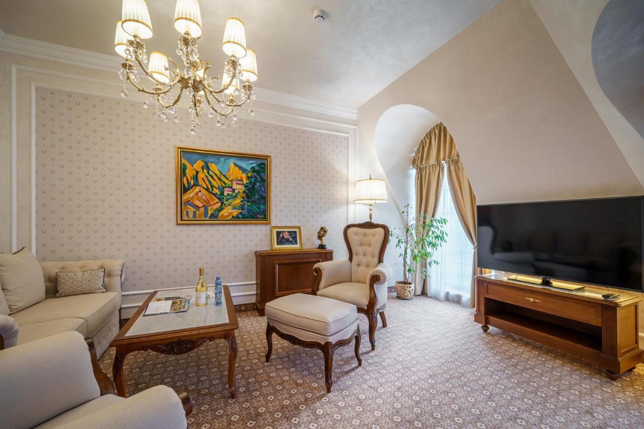 Residence City Garden - Certificate Of Excellence Top 10 Best Five-Stars City Hotels For 2024 Awarded By Htif Plovdiv Exteriér fotografie