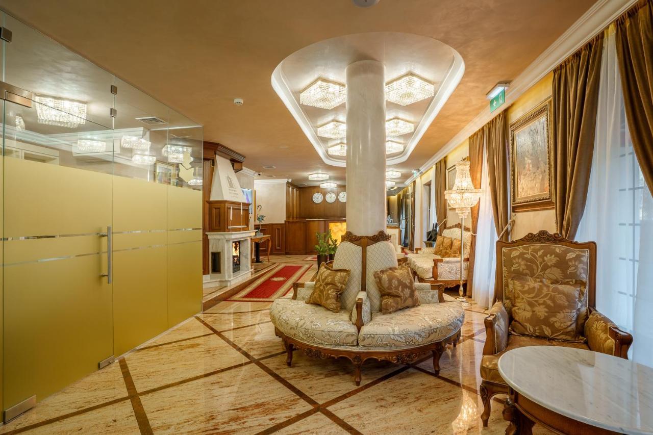 Residence City Garden - Certificate Of Excellence Top 10 Best Five-Stars City Hotels For 2024 Awarded By Htif Plovdiv Exteriér fotografie